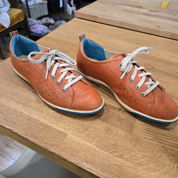 Ecco Women's Orange Leather Sneakers with Blue Soles - Picture 2 of 8